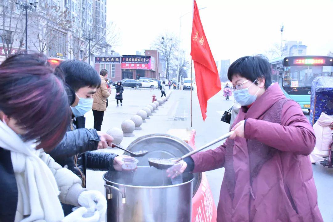 吳越學(xué)校祝您元旦快樂！