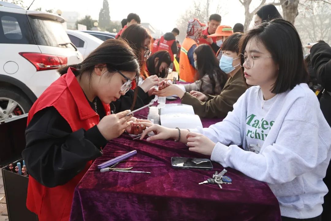 熱烈祝賀濮陽(yáng)市吳越職業(yè)培訓(xùn)學(xué)校榮獲濮陽(yáng)市華龍區(qū)“三八紅旗集體”稱號(hào)！